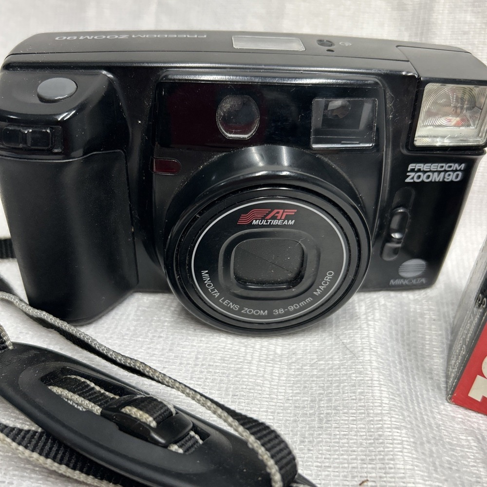 Minolta Freedom Zoom 90 35mm Point & Shoot Film Camera Untested